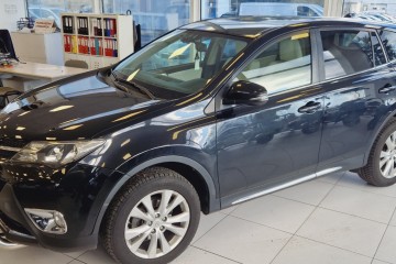 2.0 benzyna  dobre wyposażenie, białe skóry